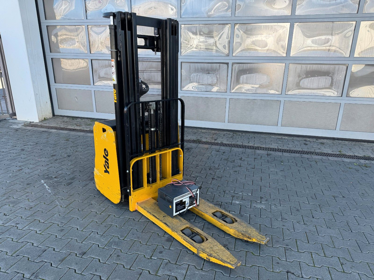 Yale MS 12 AC / Triplex: 4m! / nur 180h! / 2014 - Gerbeur: photos 3 Yale MS 12 AC / Triplex: 4m! / nur 180h! / 2014 - Gerbeur: photos 3