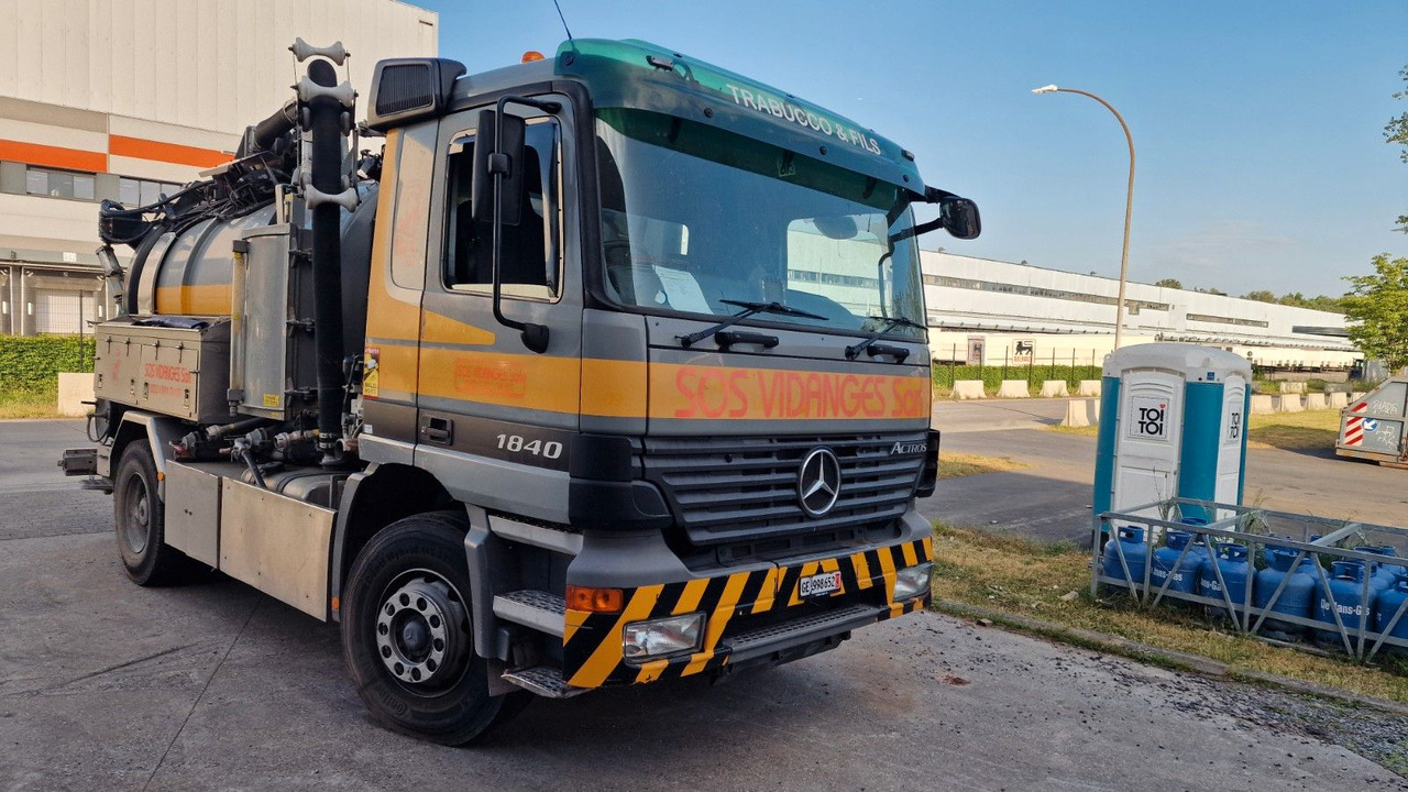Mercedes-Benz Actros 18-40 - Camion vidangeur: photos 1 Mercedes-Benz Actros 18-40 - Camion vidangeur: photos 1