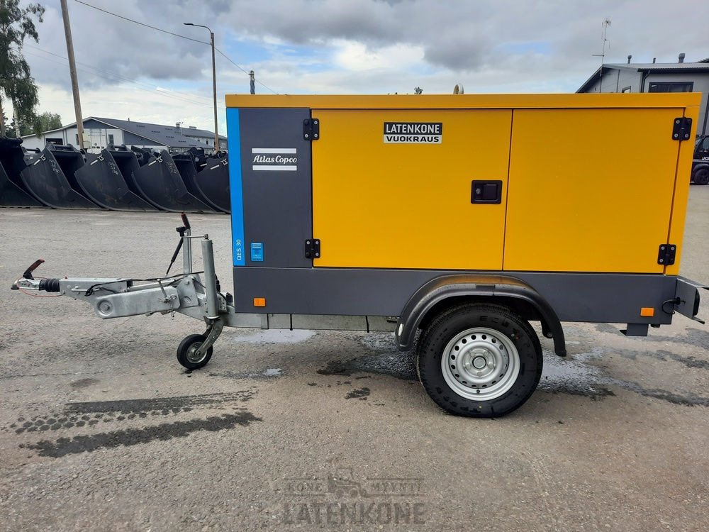 Atlas Copco QES 30 50 Hz Generaattori vetovarustuksella ID 4349 - Groupe électrogène: photos 5 Atlas Copco QES 30 50 Hz Generaattori vetovarustuksella ID 4349 - Groupe électrogène: photos 5