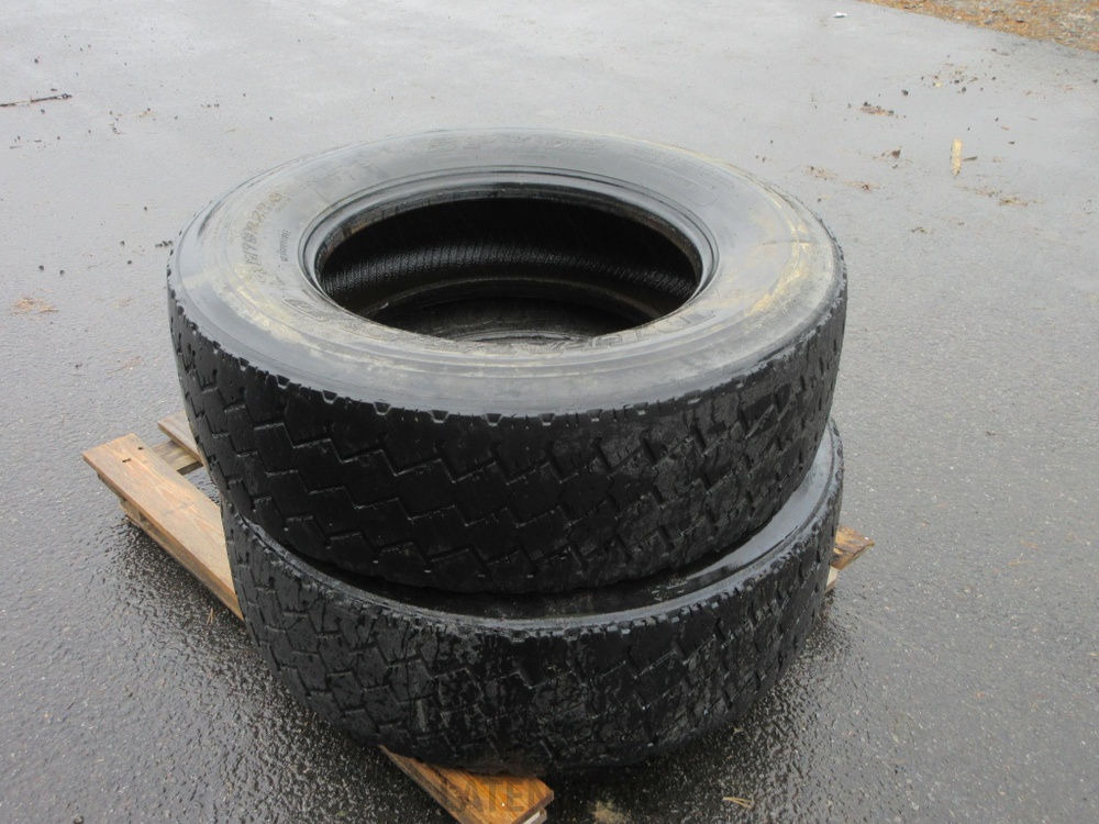 Dunlop 315/70 R22,5 renkaat 2kpl - Pneu pour Engins de chantier: photos 1 Dunlop 315/70 R22,5 renkaat 2kpl - Pneu pour Engins de chantier: photos 1