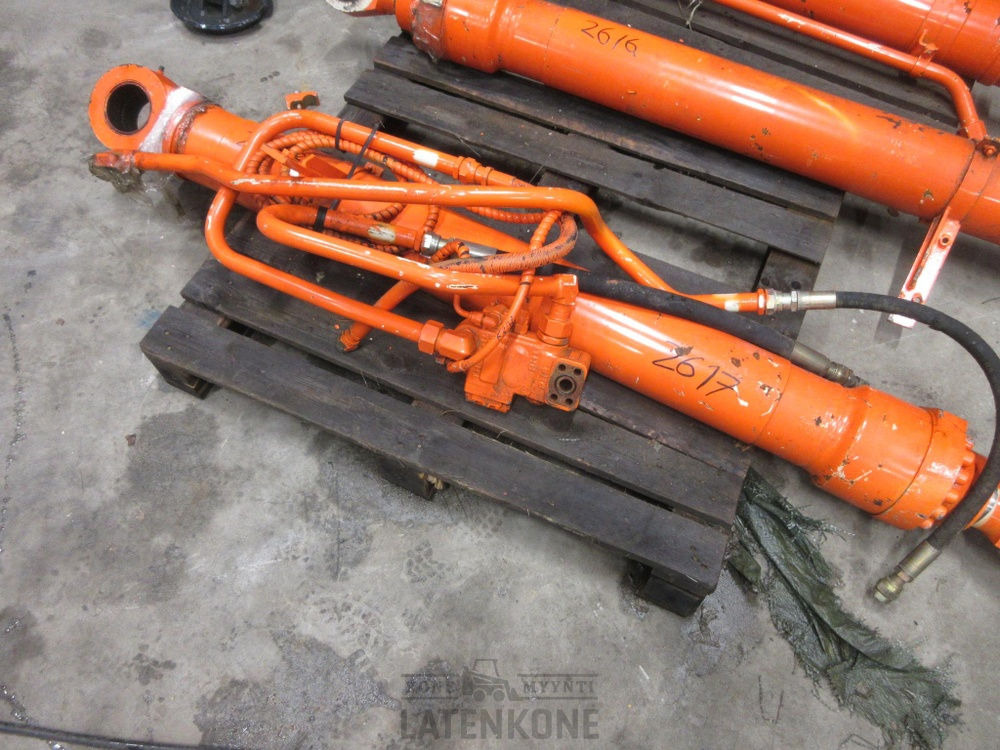 Hitachi Hitachi ZX210 nostosylinteri ID 2617 UUSI - Vérin hydraulique pour Engins de chantier: photos 3 Hitachi Hitachi ZX210 nostosylinteri ID 2617 UUSI - Vérin hydraulique pour Engins de chantier: photos 3
