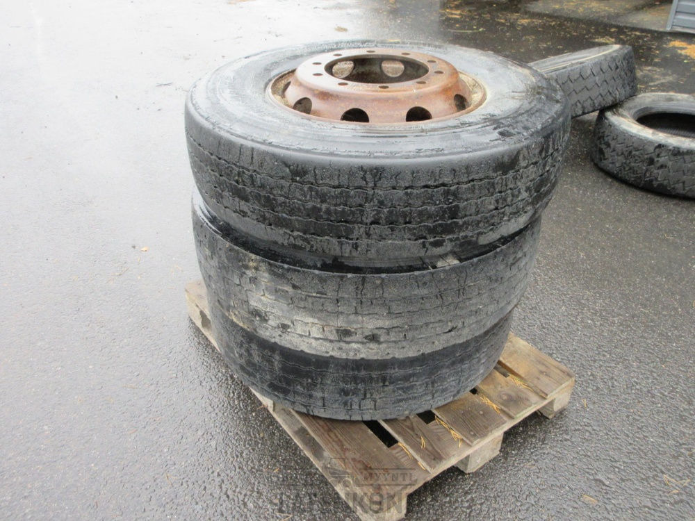 Renkaat vanteilla 295/80 R22,5 3kpl - Roue complète pour Engins de chantier: photos 3 Renkaat vanteilla 295/80 R22,5 3kpl - Roue complète pour Engins de chantier: photos 3