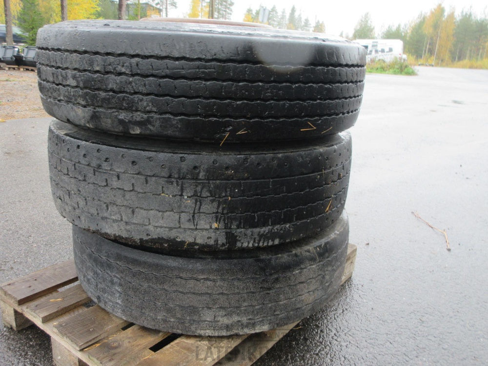 Renkaat vanteilla 295/80 R22,5 3kpl - Roue complète pour Engins de chantier: photos 5 Renkaat vanteilla 295/80 R22,5 3kpl - Roue complète pour Engins de chantier: photos 5