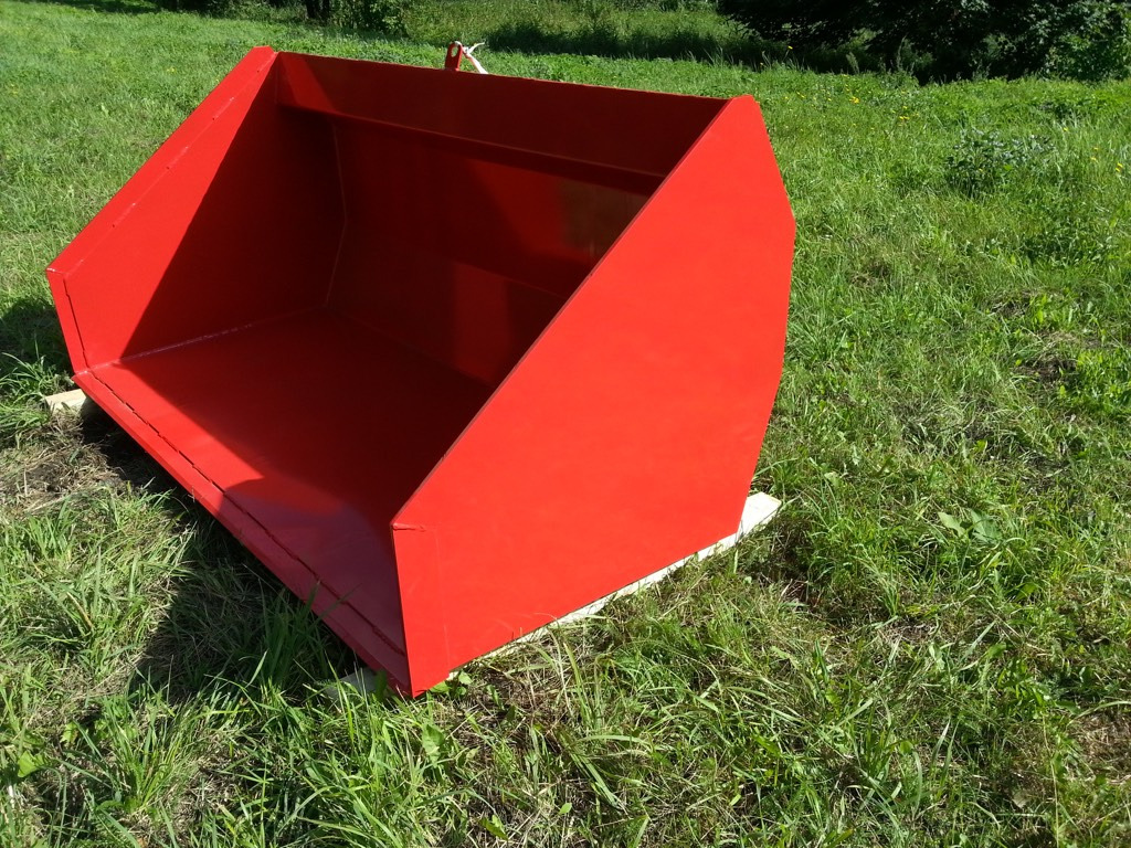 Agromet bucket with hydraulics ŁH-1000 for tractor - Godet pour chargeur pour Machine agricole: photos 1 Agromet bucket with hydraulics ŁH-1000 for tractor - Godet pour chargeur pour Machine agricole: photos 1