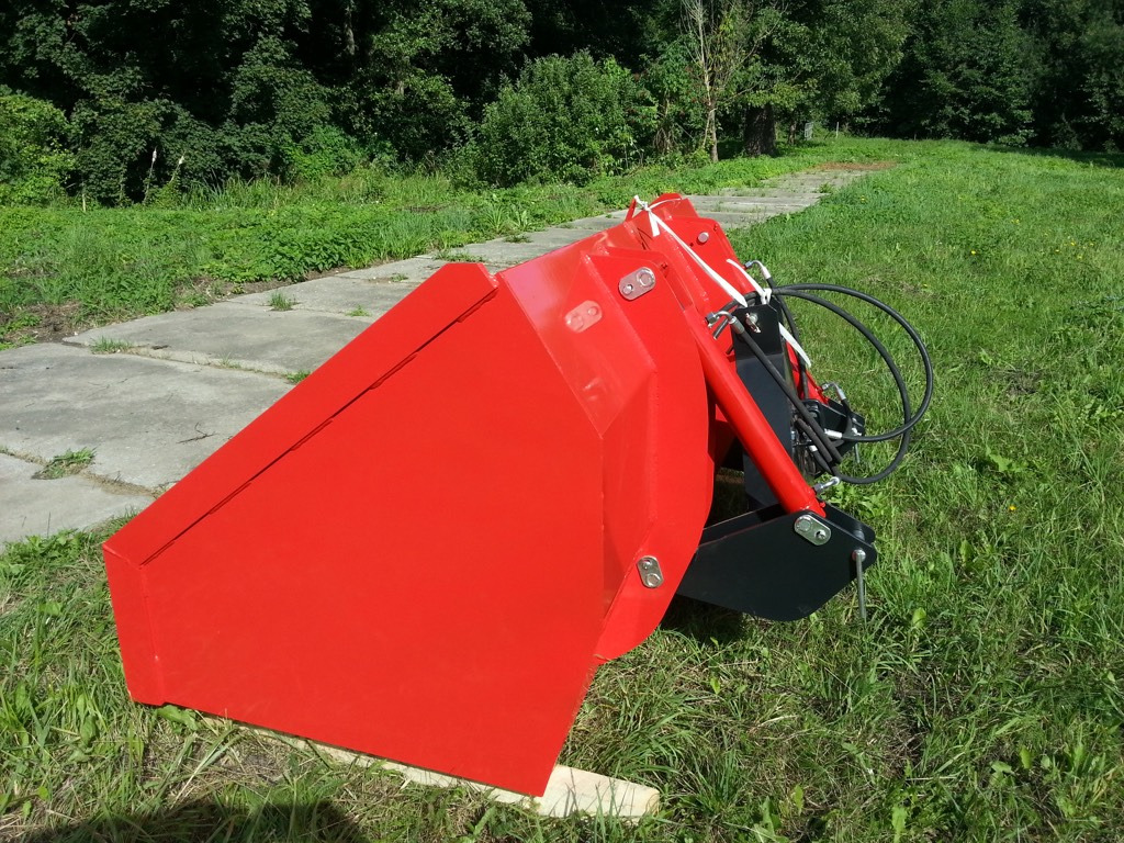 Agromet bucket with hydraulics ŁH-1000 for tractor - Godet pour chargeur pour Machine agricole: photos 2 Agromet bucket with hydraulics ŁH-1000 for tractor - Godet pour chargeur pour Machine agricole: photos 2