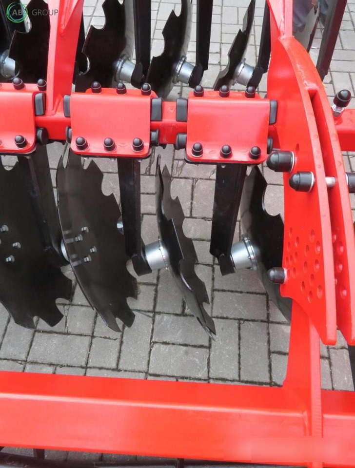 Awemak hydraulic folding disc harrow Ozyrys BTH40, 4 m - Cover crop: photos 4 Awemak hydraulic folding disc harrow Ozyrys BTH40, 4 m - Cover crop: photos 4