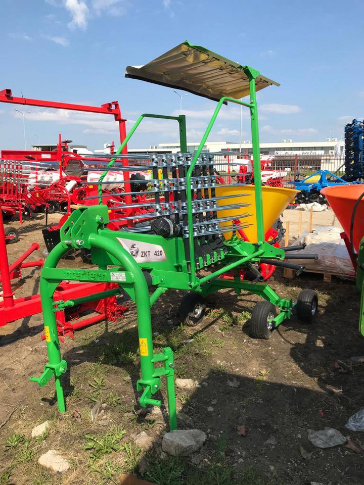 Inter-Tech Rotary Rake ZKT-420, 4.2 m - Faneuse: photos 5 Inter-Tech Rotary Rake ZKT-420, 4.2 m - Faneuse: photos 5