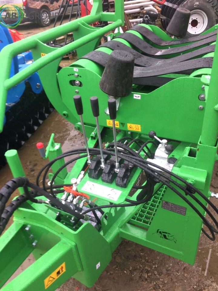 Inter-Tech self loading bale wrap GO01 - Enrubanneuse: photos 2 Inter-Tech self loading bale wrap GO01 - Enrubanneuse: photos 2