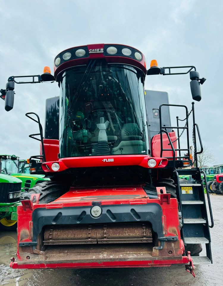 Case IH AFH 8010 - Moissonneuse-batteuse: photos 3 Case IH AFH 8010 - Moissonneuse-batteuse: photos 3