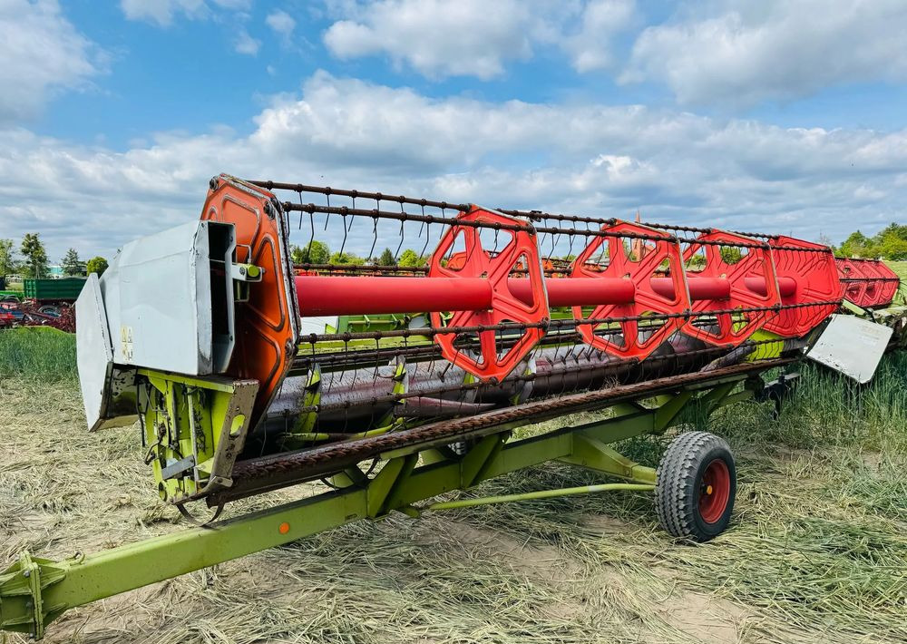 Moissonneuse-batteuse Claas MEGA 218: photos 9