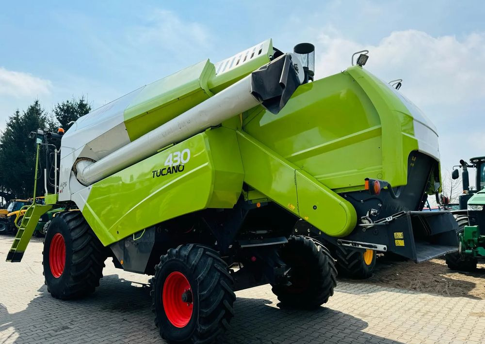 Claas Tucano 430 APS - Moissonneuse-batteuse: photos 2 Claas Tucano 430 APS - Moissonneuse-batteuse: photos 2