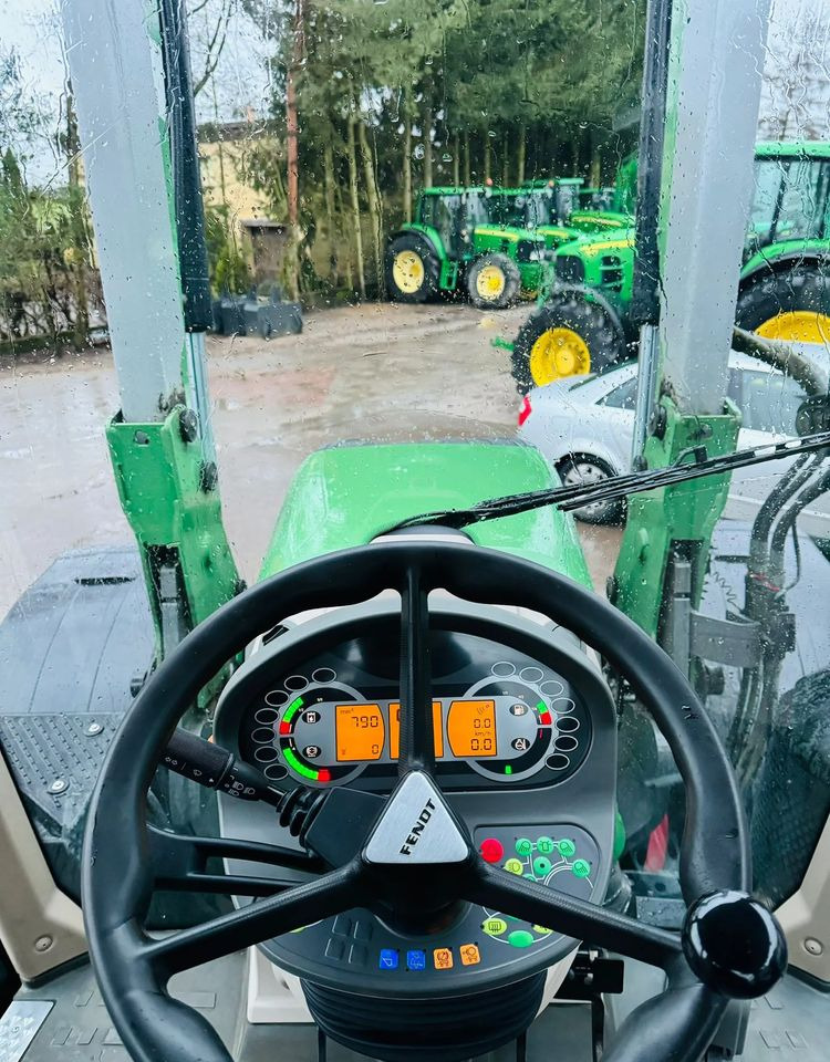 Tracteur agricole Fendt 724: photos 9
