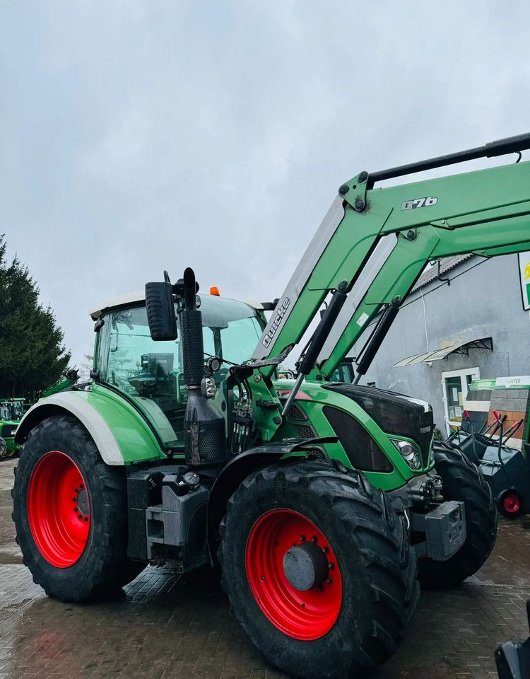 Tracteur agricole Fendt 724: photos 12