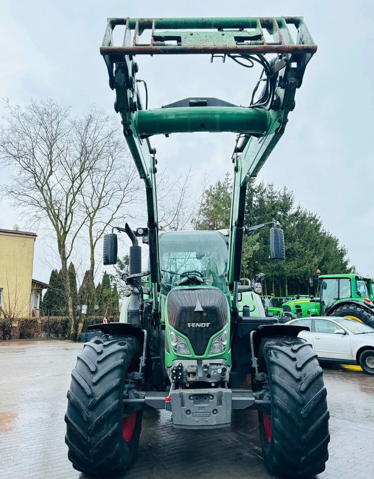 Tracteur agricole Fendt 724: photos 13