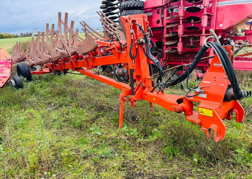 Kuhn VARI Manager - Charrue: photos 1 Kuhn VARI Manager - Charrue: photos 1