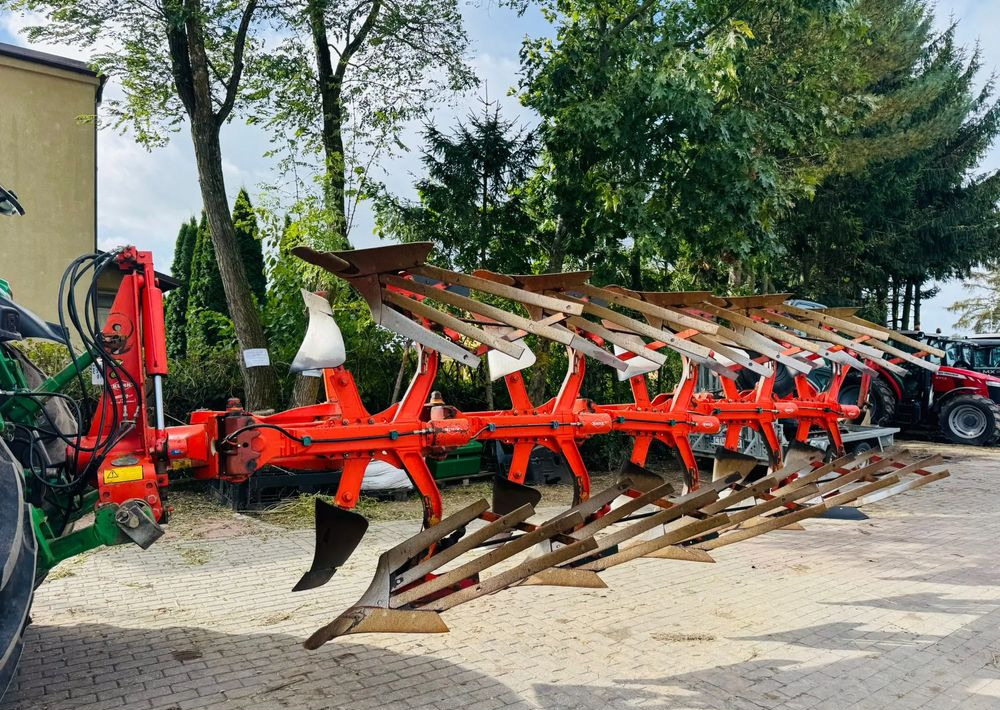 Kuhn Vari Master 151 - Charrue: photos 1 Kuhn Vari Master 151 - Charrue: photos 1