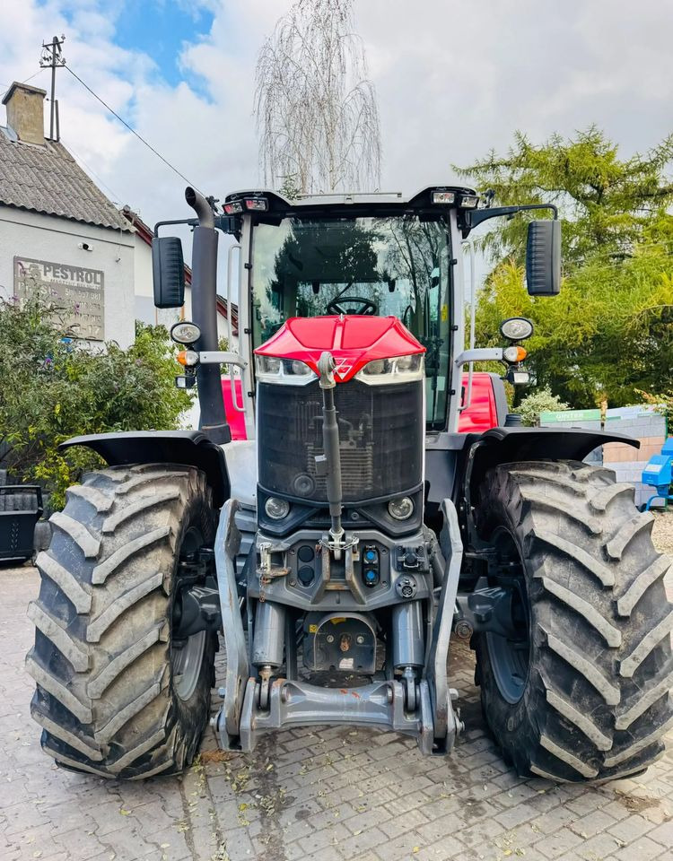 Tracteur agricole Massey Ferguson 8S.225: photos 6 Tracteur agricole Massey Ferguson 8S.225: photos 6