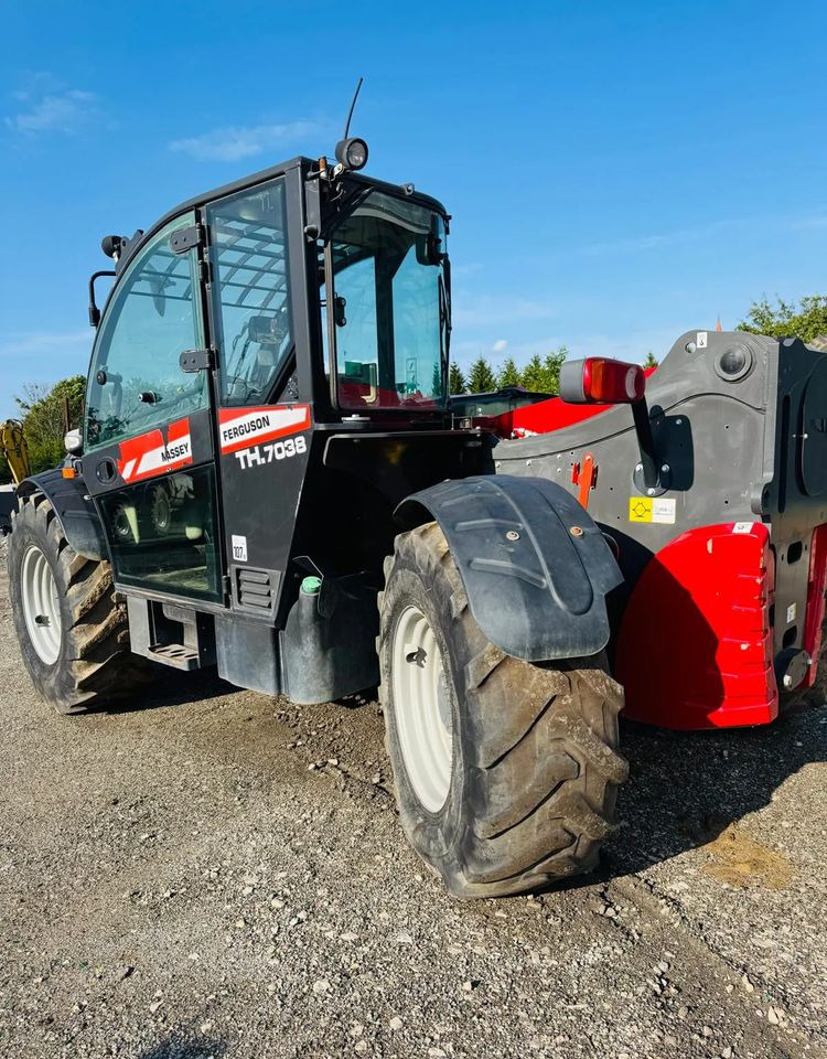 Massey Ferguson TH 70.38 - Chariot télescopique: photos 4 Massey Ferguson TH 70.38 - Chariot télescopique: photos 4