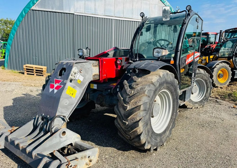 Massey Ferguson TH 70.38 - Chariot télescopique: photos 2 Massey Ferguson TH 70.38 - Chariot télescopique: photos 2