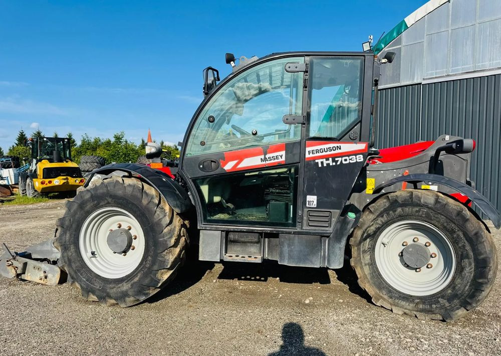 Massey Ferguson TH 70.38 - Chariot télescopique: photos 3 Massey Ferguson TH 70.38 - Chariot télescopique: photos 3