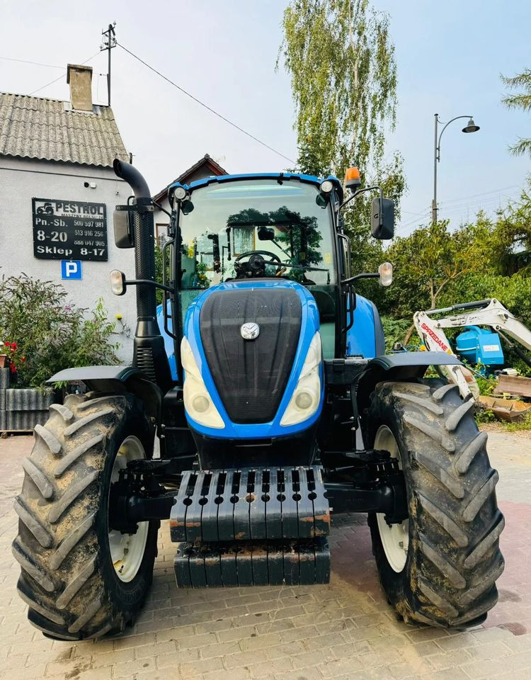 New Holland T5.110 - Tracteur agricole: photos 4 New Holland T5.110 - Tracteur agricole: photos 4