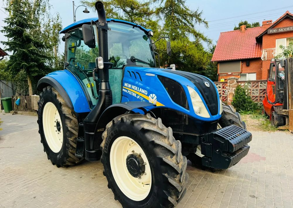 New Holland T5.110 - Tracteur agricole: photos 5 New Holland T5.110 - Tracteur agricole: photos 5