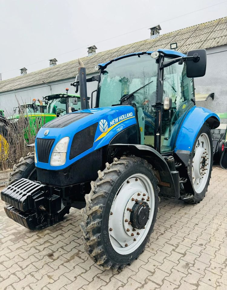 New Holland T5.115 - Tracteur agricole: photos 3 New Holland T5.115 - Tracteur agricole: photos 3