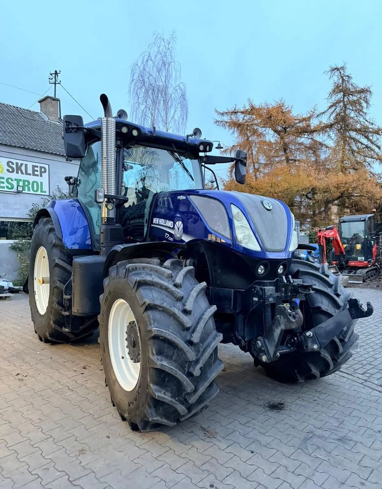 New Holland T7.230 Blue Power Autocommand - Tracteur agricole: photos 3 New Holland T7.230 Blue Power Autocommand - Tracteur agricole: photos 3