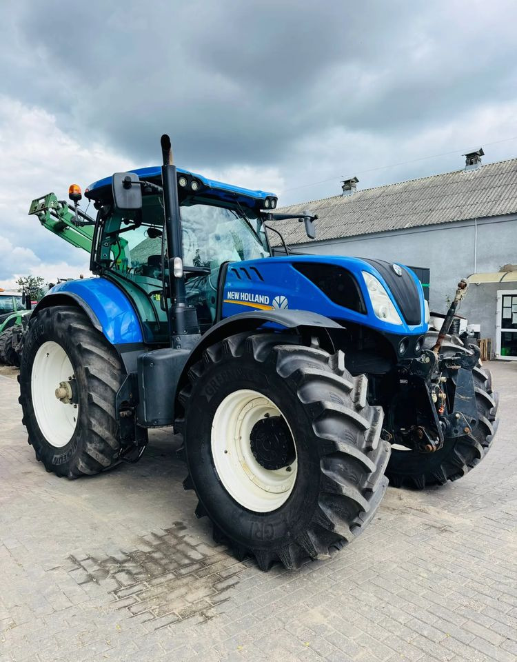 New Holland T7.230 - Tracteur agricole: photos 4 New Holland T7.230 - Tracteur agricole: photos 4