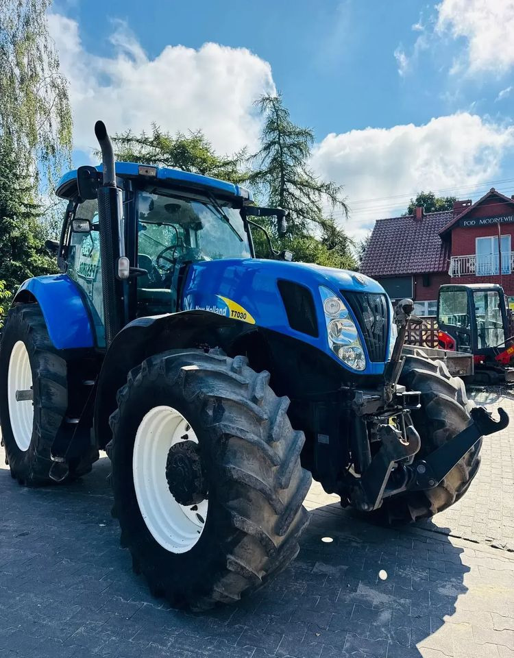 New Holland T7030 - Tracteur agricole: photos 1 New Holland T7030 - Tracteur agricole: photos 1