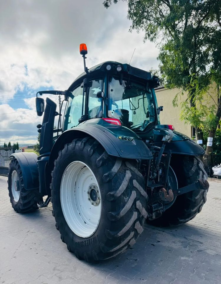 Valtra T214 Versu - Tracteur agricole: photos 2 Valtra T214 Versu - Tracteur agricole: photos 2