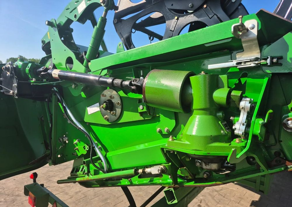 John Deere 640 EX PF635 - Moissoneuse: photos 3 John Deere 640 EX PF635 - Moissoneuse: photos 3