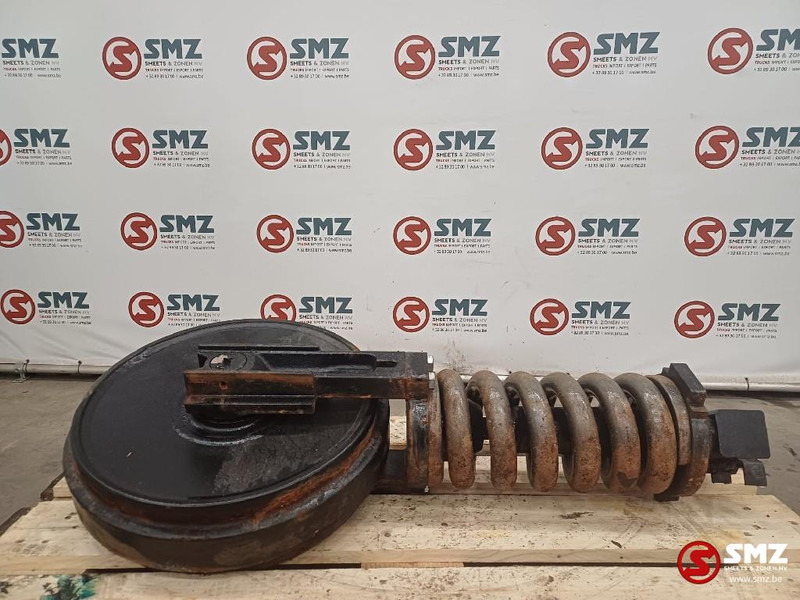 Caterpillar Track adjuster and recoil Caterpillar - Frame/ Châssis pour Matériel de manutention: photos 2 Caterpillar Track adjuster and recoil Caterpillar - Frame/ Châssis pour Matériel de manutention: photos 2