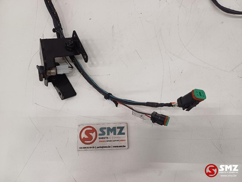 Caterpillar Wiring harnesses chassis + lightning Caterpillar - Câble/ Fil pour Camion: photos 4 Caterpillar Wiring harnesses chassis + lightning Caterpillar - Câble/ Fil pour Camion: photos 4