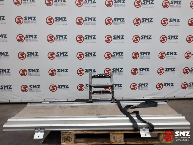 DAF Occ bedframe + trap DAF - Cabine et intérieur pour Camion: photos 2 DAF Occ bedframe + trap DAF - Cabine et intérieur pour Camion: photos 2