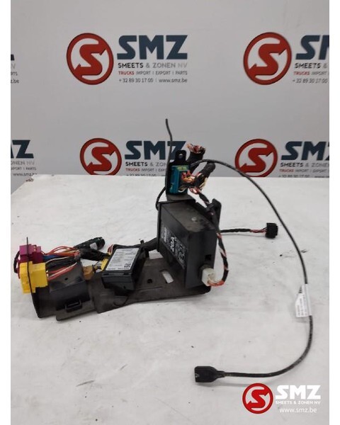 DAF Occ regeleenheid + omvormer 24V-12 V 20A Daf XF106 - Bloc de gestion pour Camion: photos 1 DAF Occ regeleenheid + omvormer 24V-12 V 20A Daf XF106 - Bloc de gestion pour Camion: photos 1