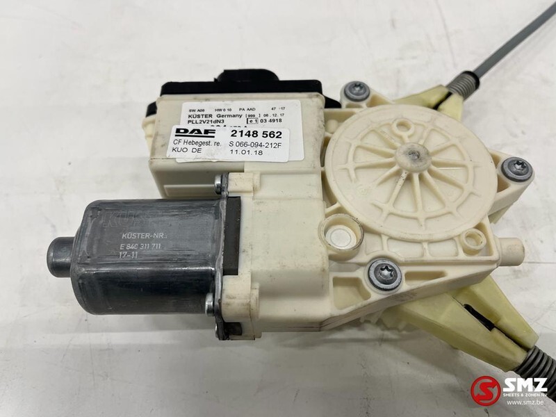 DAF Raambediening rechts DAF 2148562 - Moteur de fenetre pour Camion: photos 2 DAF Raambediening rechts DAF 2148562 - Moteur de fenetre pour Camion: photos 2