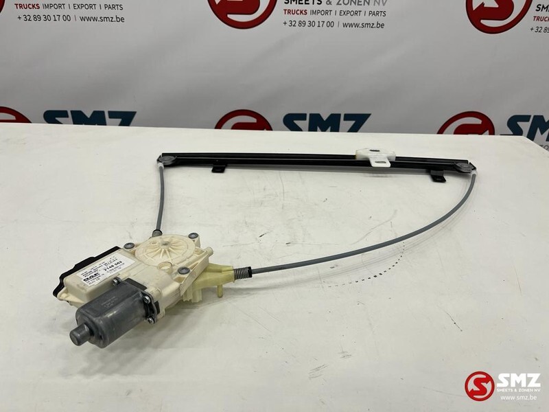 DAF Raambediening rechts DAF 2148562 - Moteur de fenetre pour Camion: photos 1 DAF Raambediening rechts DAF 2148562 - Moteur de fenetre pour Camion: photos 1