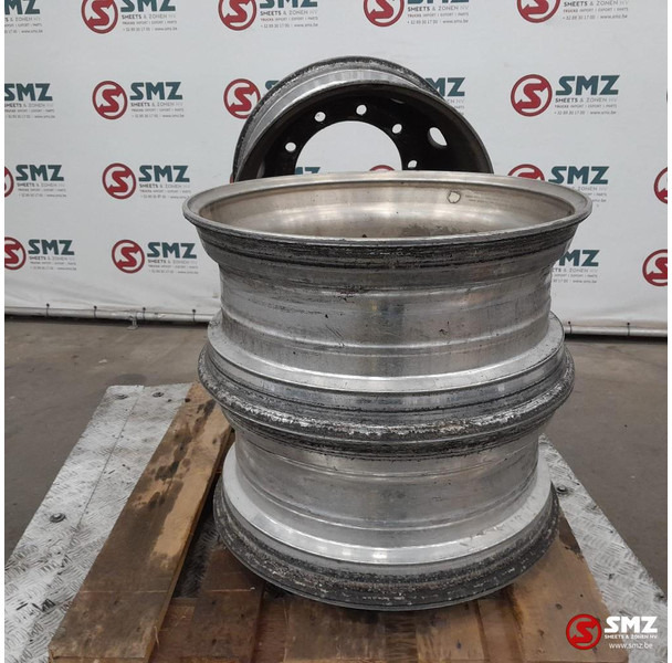 Diversen Occ set van 4 velgen 22,5 x 9,00 Alcoa - Jante pour Camion: photos 3 Diversen Occ set van 4 velgen 22,5 x 9,00 Alcoa - Jante pour Camion: photos 3
