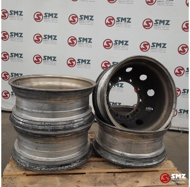 Diversen Occ set van 4 velgen 22,5 x 9,00 Alcoa - Jante pour Camion: photos 2 Diversen Occ set van 4 velgen 22,5 x 9,00 Alcoa - Jante pour Camion: photos 2