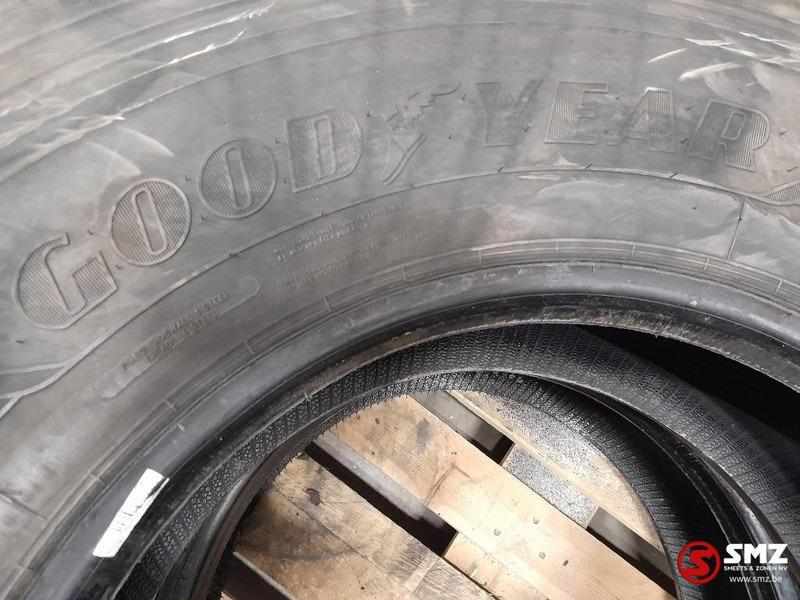 Goodyear Occ vrachtwagenband Goodyear 315/80R22.5 - Pneu pour Camion: photos 2 Goodyear Occ vrachtwagenband Goodyear 315/80R22.5 - Pneu pour Camion: photos 2