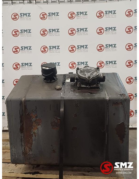 Hiab Occ hydraulische tank 200L Hiab - Réservoir hydraulique pour Camion: photos 1 Hiab Occ hydraulische tank 200L Hiab - Réservoir hydraulique pour Camion: photos 1