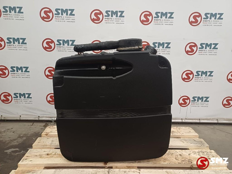 Iveco Occ AdBluetank 62L Iveco - Préparation du carburant pour Camion: photos 2 Iveco Occ AdBluetank 62L Iveco - Préparation du carburant pour Camion: photos 2