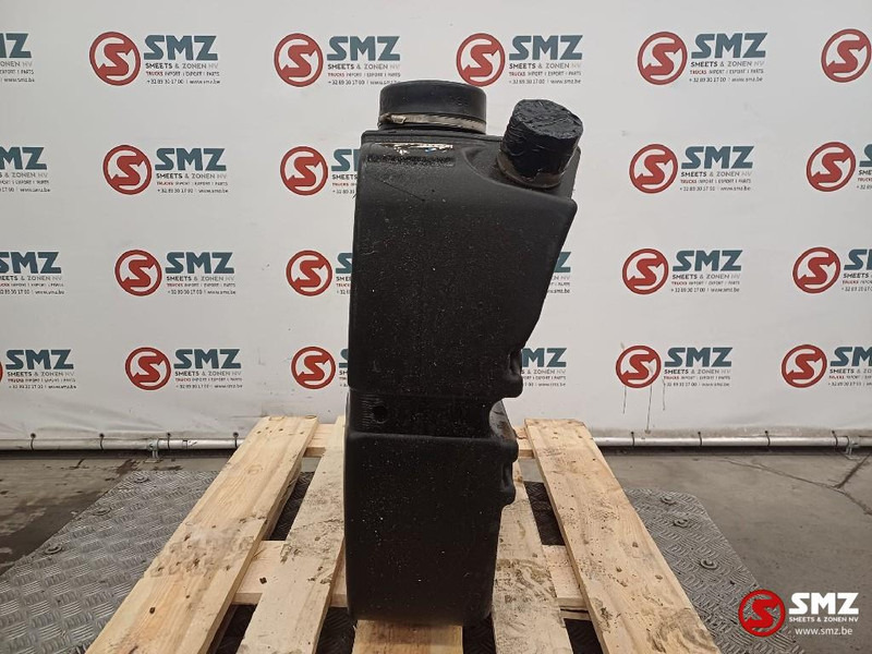 Iveco Occ AdBluetank 62L Iveco - Préparation du carburant pour Camion: photos 4 Iveco Occ AdBluetank 62L Iveco - Préparation du carburant pour Camion: photos 4