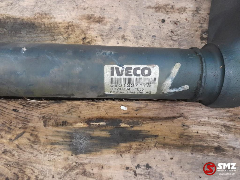 Iveco Occ cabinekantelbeugel Iveco - Suspension de cabine pour Camion: photos 3 Iveco Occ cabinekantelbeugel Iveco - Suspension de cabine pour Camion: photos 3