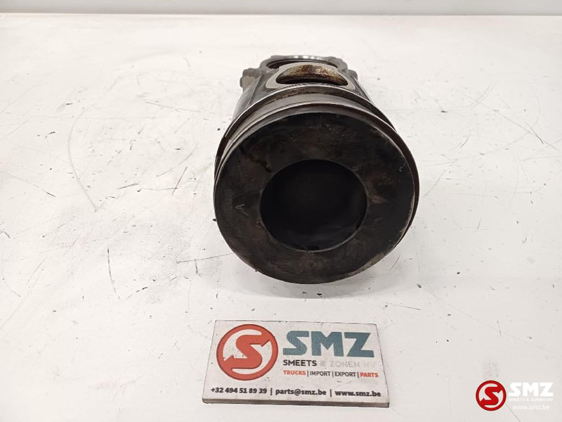 Iveco Occ drijfstang + piston Cursor 8 Iveco - Moteur et pièces pour Camion: photos 3 Iveco Occ drijfstang + piston Cursor 8 Iveco - Moteur et pièces pour Camion: photos 3