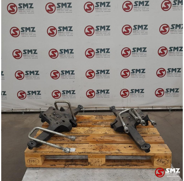 Iveco Occ set bladveersteunen L/R aandrijfas Iveco - Frame/ Châssis pour Camion: photos 1 Iveco Occ set bladveersteunen L/R aandrijfas Iveco - Frame/ Châssis pour Camion: photos 1