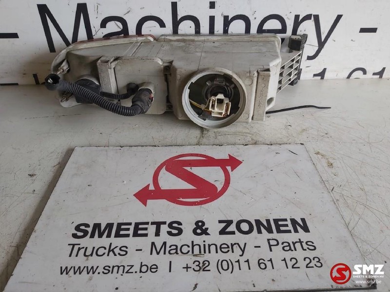 MAN Occ Mistlicht rechts MAN TGA - Feu anti-brouillard pour Camion: photos 2 MAN Occ Mistlicht rechts MAN TGA - Feu anti-brouillard pour Camion: photos 2