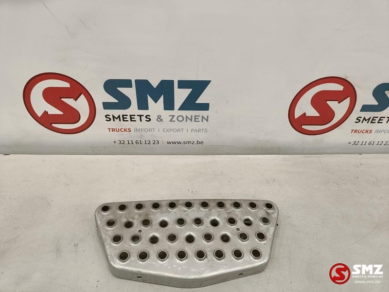 MAN Occ Trede midden L/R MAN TGL/TGA/TGX/TGS - Marchepied pour Camion: photos 1 MAN Occ Trede midden L/R MAN TGL/TGA/TGX/TGS - Marchepied pour Camion: photos 1