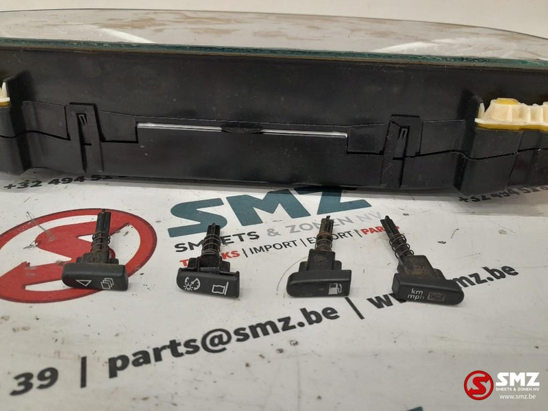 MAN Occ instrumentenpaneel MAN - Panel de instrumentos pour Camion: photos 3 MAN Occ instrumentenpaneel MAN - Panel de instrumentos pour Camion: photos 3